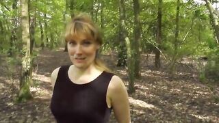 Öffentlicher Blowjob mit Facial für deutsche MILF im Park!