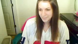 Webcam Girl Pleasures Herself