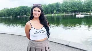 JacquieEtMichelTV - Mia - 31, is also interested in plurality!