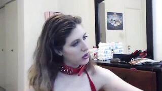 Tattooed Amateur Plays with Dildo on Webcam
