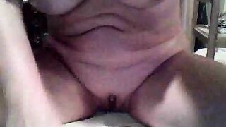Mature Webcam Girl Talks Dirty About Her Porn Habits