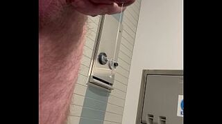 Amateur bear Pray faucet