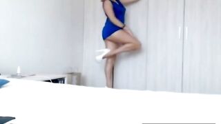 Sexy Amateur Fingers Herself on Webcam