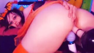 Fucking Machine Makes Her Pussy Squirt