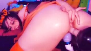 Fucking Machine Makes Her Pussy Squirt