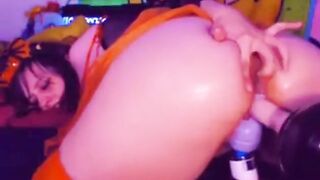 Fucking Machine Makes Her Pussy Squirt