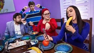 FreeuseFantasy - Lily Jordan - It's a Holiday for Fuck's Sake! Don't Use Your Phone When Your Family is Fucking You
