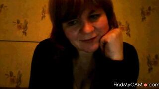 Mature Russian Amateur Irina Shows Off on Webcam