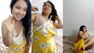 Zorrita latina con tetas pequeñas