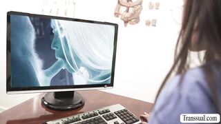 TS patient cums on the face of her doctor