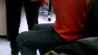 Deutscher Amateur-Creampie im Büro