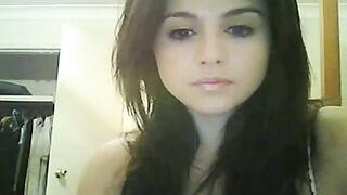 Gorgeous Girl Pleasures Herself on Webcam