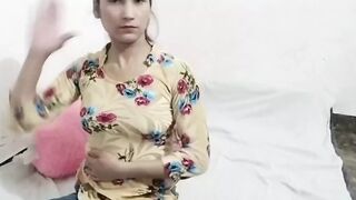 Tusion wale student ko paise de kar pel diya