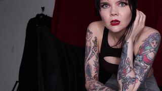 Mistress Petra Hunter Eat It for My Stinky Pits