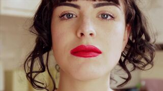 Molly Darling - Gentle Giantess Threatening Vore