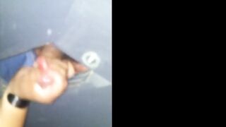 Svensk hustrus härlighetshål handjob