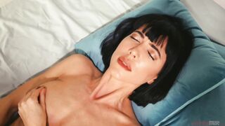 Le gode ceinture mange le cul comme une bite