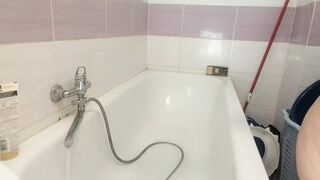 Sexy wife shaves her pussy hair.