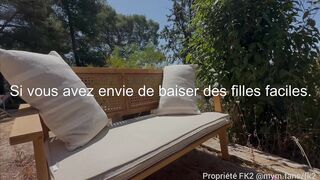 Tout ce que cette salope veut c'est du soleil et une bite en elle