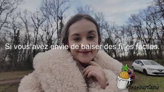 Louise est une blonde francaise qui suce une bite en plein air